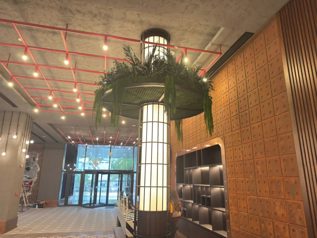 Canopy by Hilton İzmir projesinde iç mekân peyzaj ve saksı bitkilendirmesi - görünüm 1