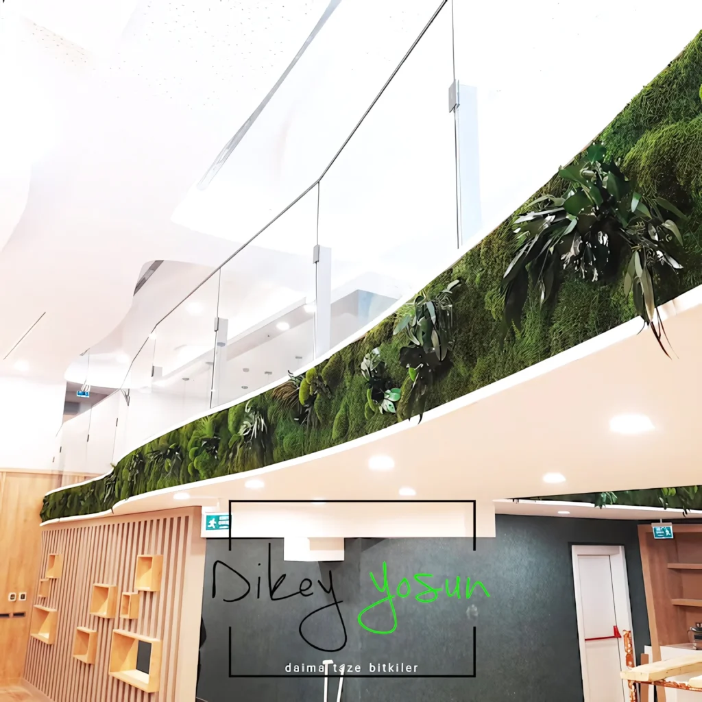 Days Hotel by Wyndham projesinde uzun iç mekân yeşil duvarı — görünüm 5